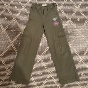 Abercrombie kids, green cargo jeans, size 11/12 with embroidered flowers.